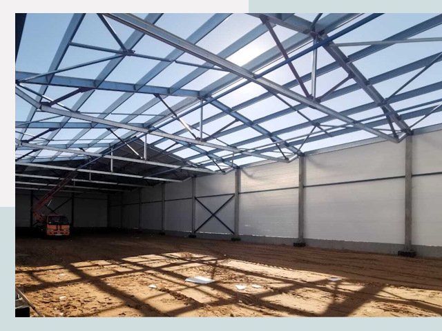 Строительство сенохранилищ в Устях-Куте