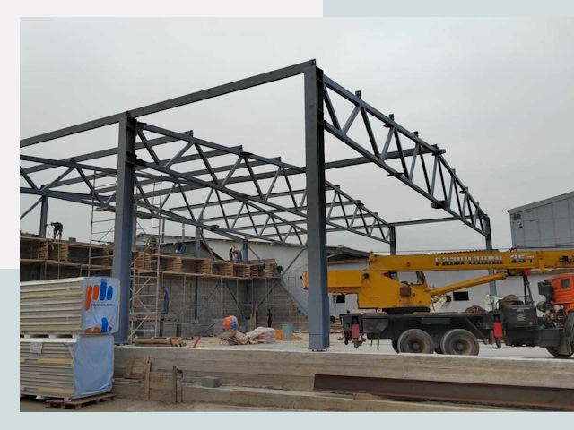 Строительство цехов в Устях-Куте