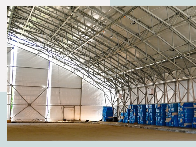 Строительство крытых катков в Устях-Куте